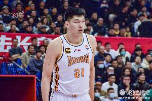 手感不佳！刘传兴半场5投0中得到2板2助4断 正负值+7