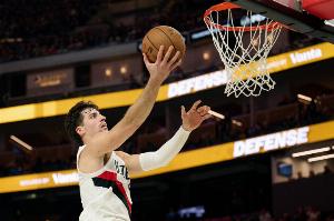 大号准三双！阿夫迪亚近5场场均31分10板9.2助 命中率51/39/80%